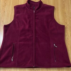 Karen Scott Women's Burgundy Fleece Vest